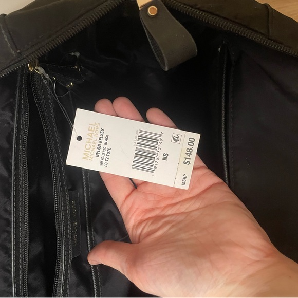 Good condition Michael Kors Kelsey Tote - Picture 2 of 6